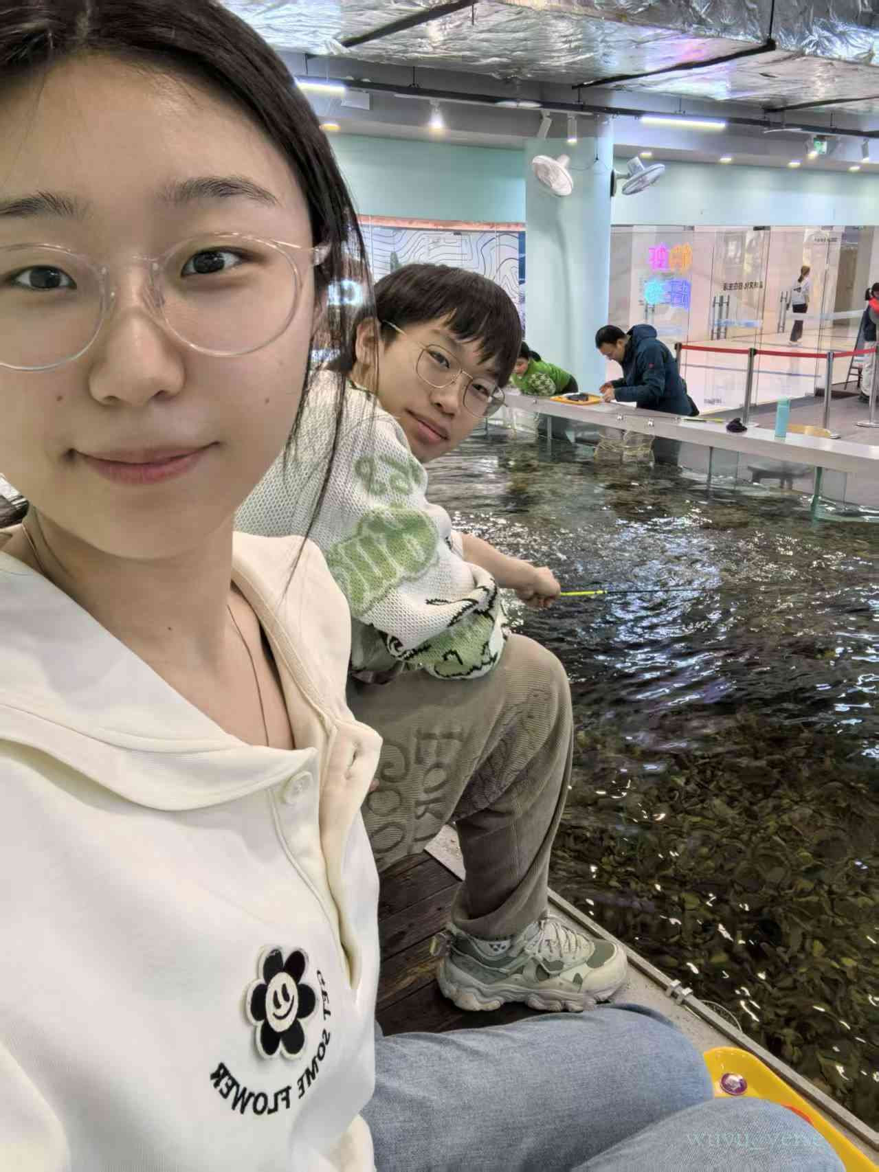 第一次钓鱼钓虾（小圆小涡出生日）